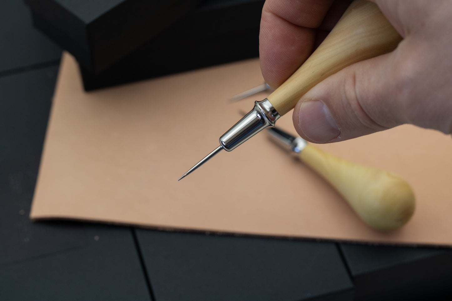 Amy Roke Round Awl – Van Dijk leather supplies