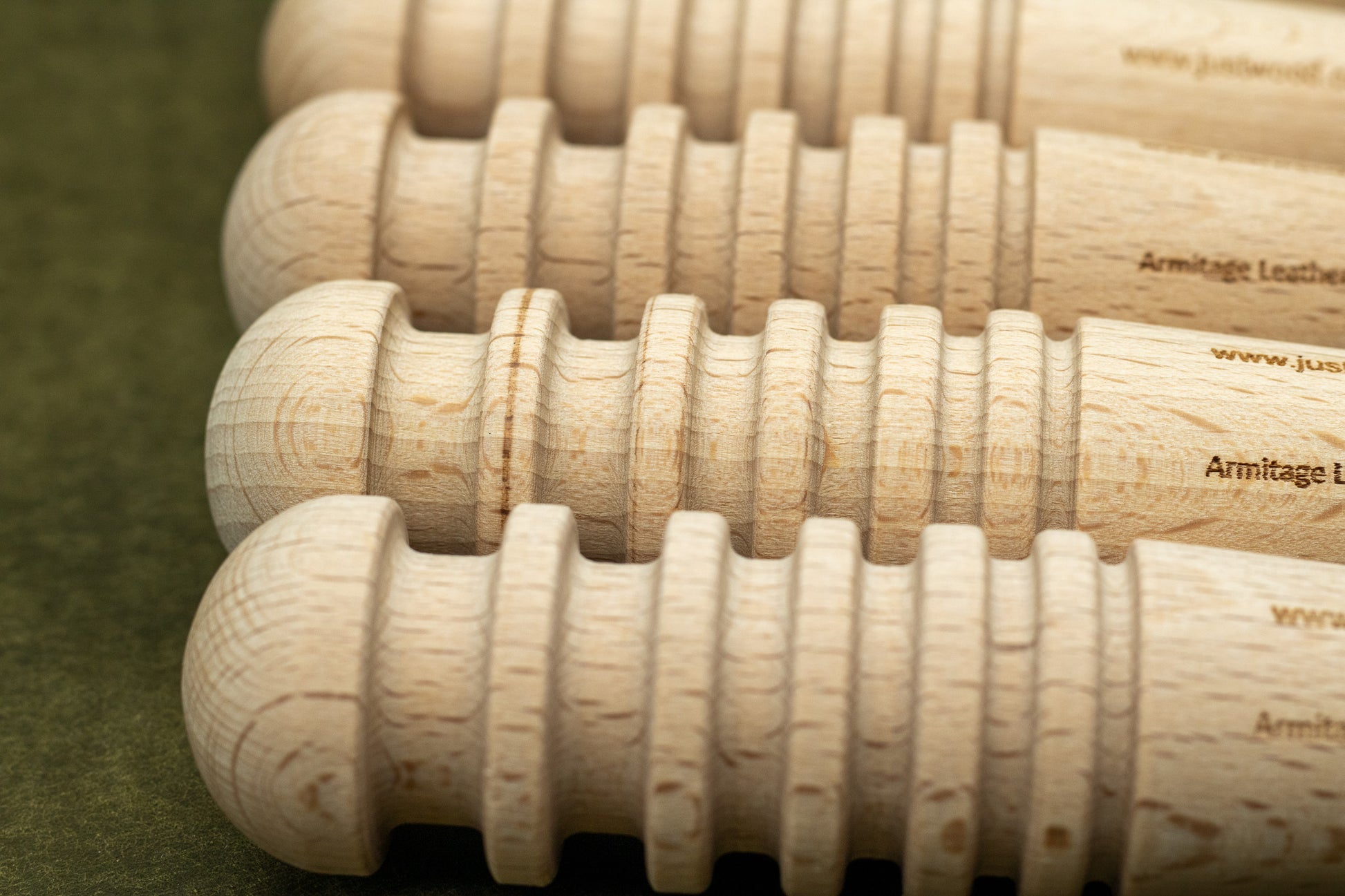 Detail hand burnishers